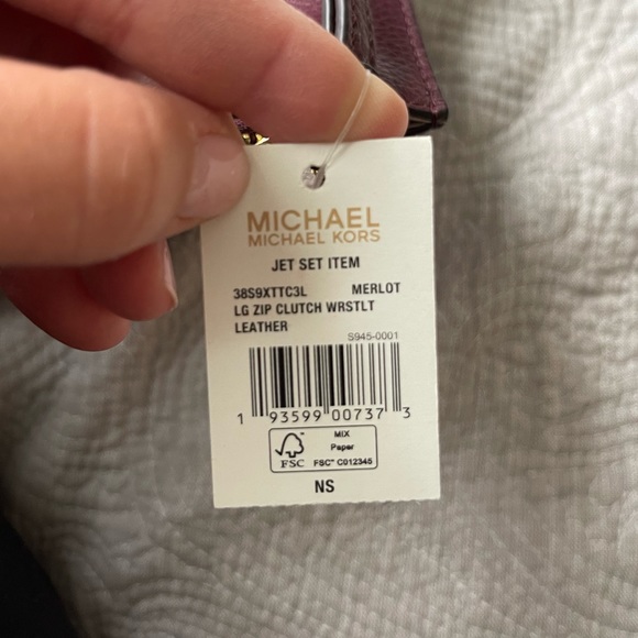 Michael Kors Wristlet - Picture 6 of 6